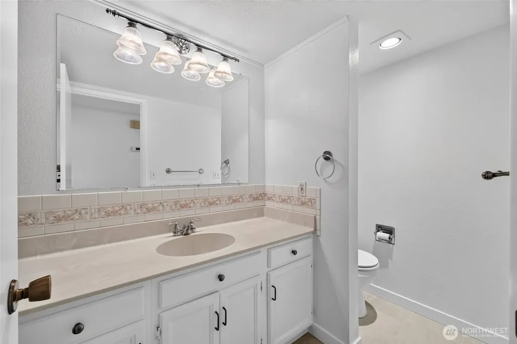 31756 42nd Avenue SW Federal Way WA 98023