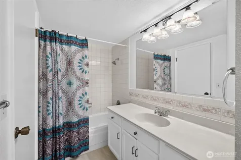 31756 42nd Avenue SW Federal Way WA 98023