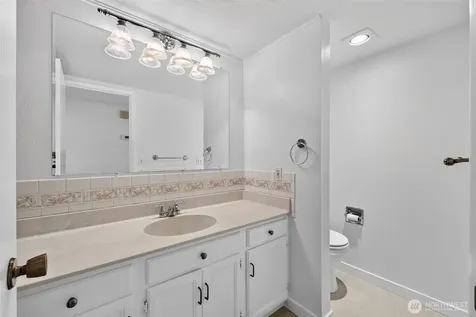 31756 42nd Avenue SW Federal Way WA 98023