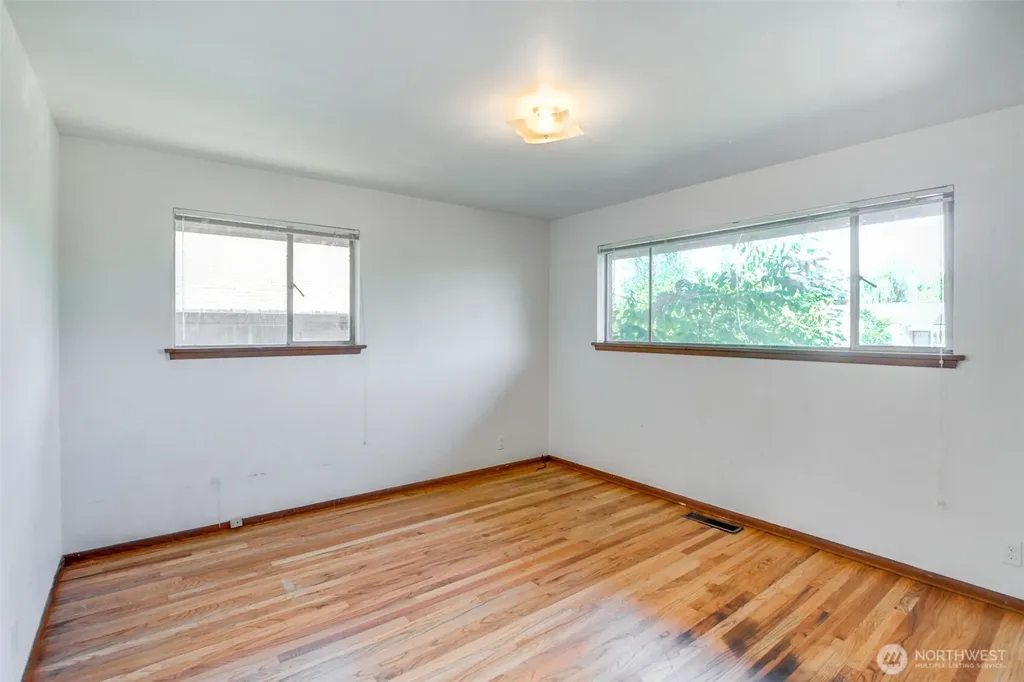 4929 55th Avenue S Seattle WA 98118