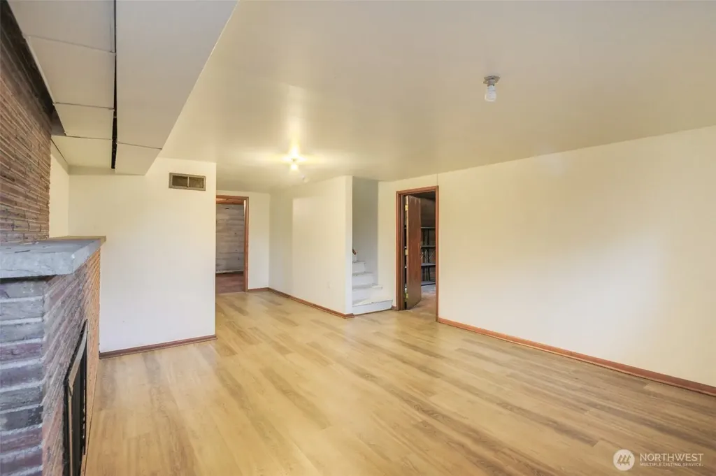 4929 55th Avenue S Seattle WA 98118