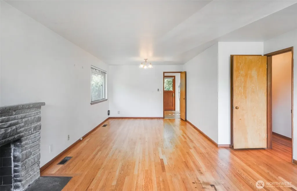 4929 55th Avenue S Seattle WA 98118