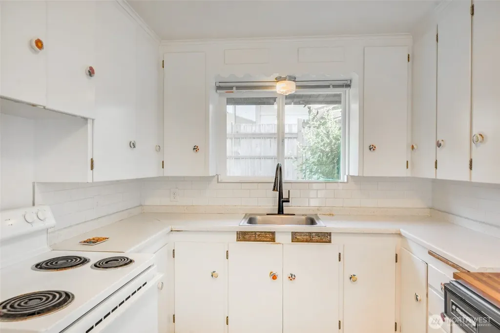 4929 55th Avenue S Seattle WA 98118