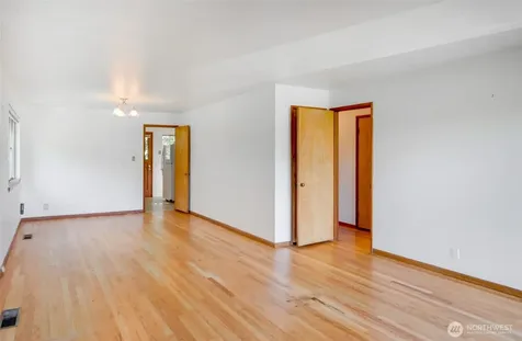 4929 55th Avenue S Seattle WA 98118