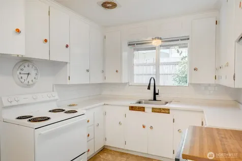 4929 55th Avenue S Seattle WA 98118