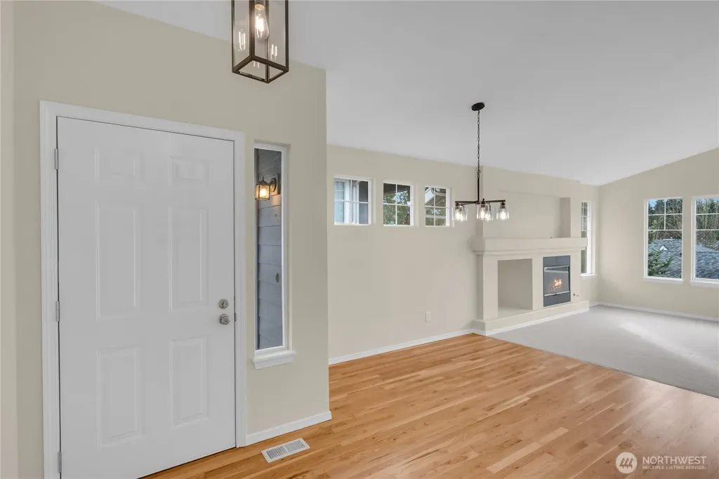 16704 Cobblestone Drive Lynnwood WA 98037