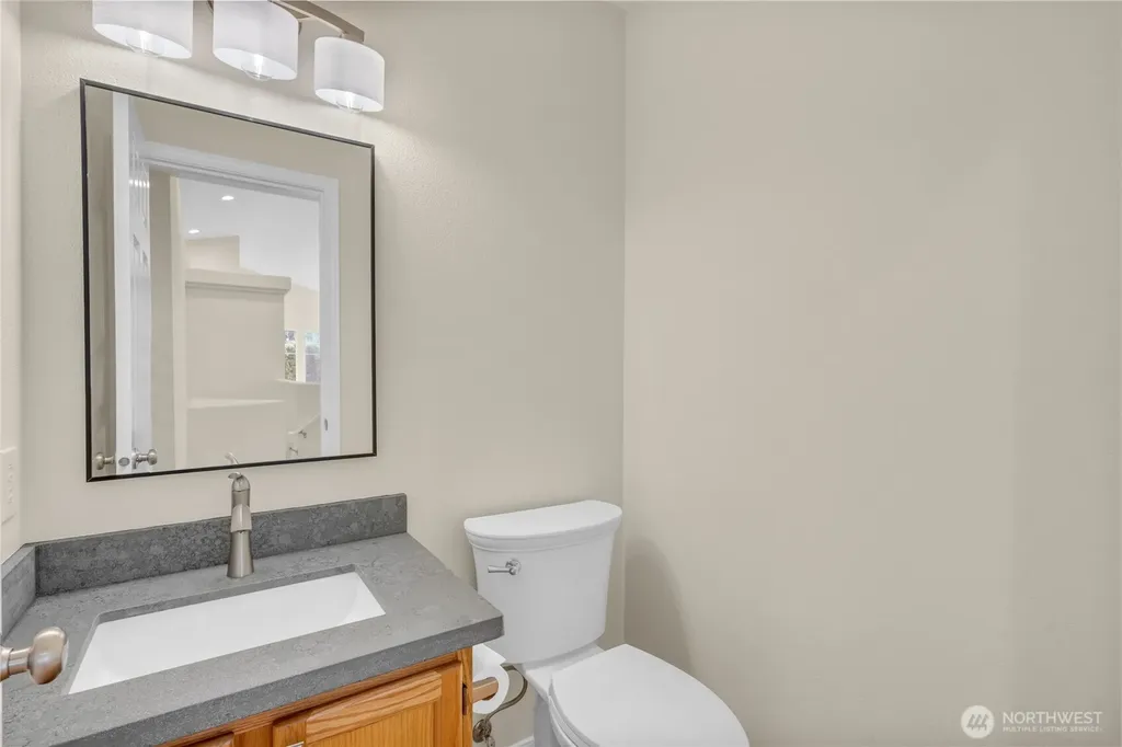 16704 Cobblestone Drive Lynnwood WA 98037
