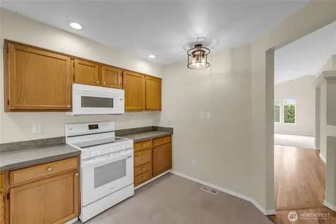 16704 Cobblestone Drive Lynnwood WA 98037
