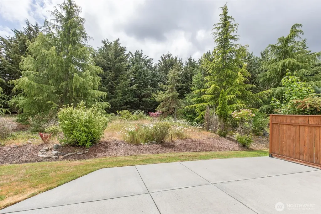 61 Snapdragon Lane Sequim WA 98382