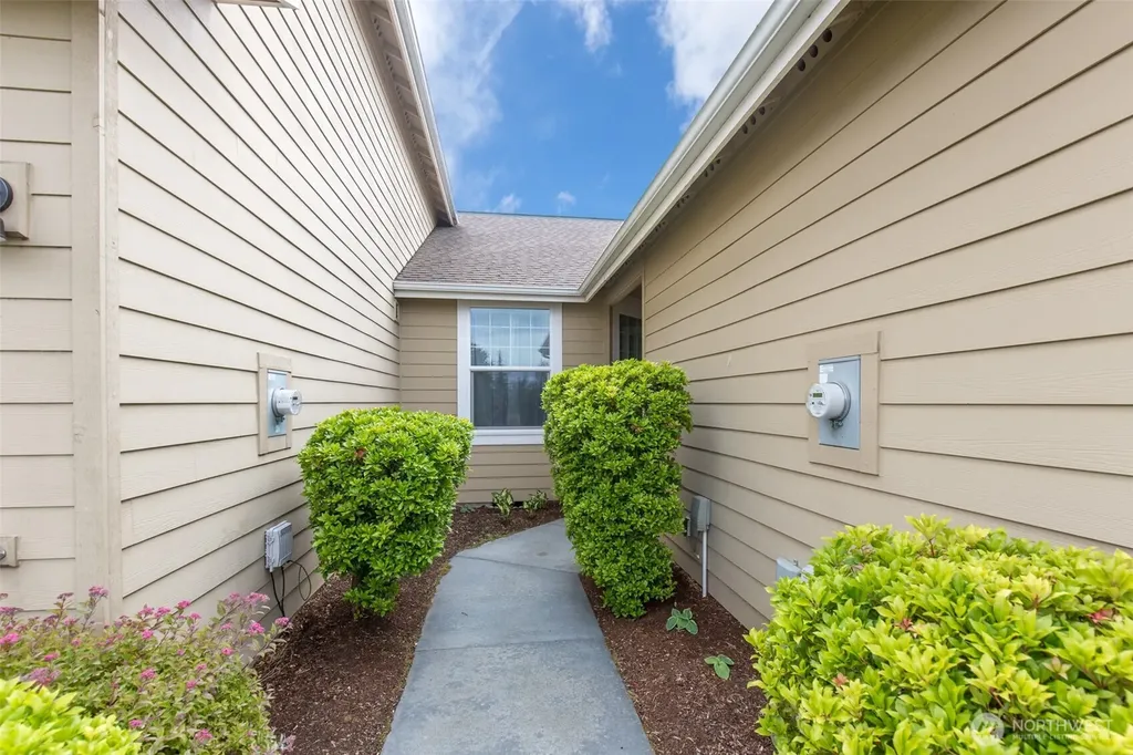 61 Snapdragon Lane Sequim WA 98382