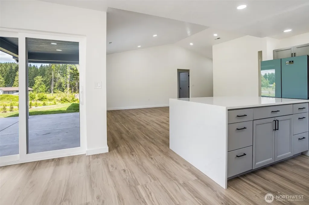 252 Wake Robin Lane Longview WA 98632