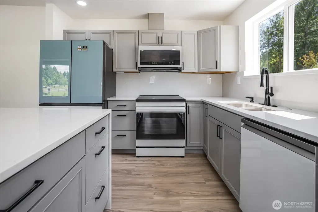 252 Wake Robin Lane Longview WA 98632