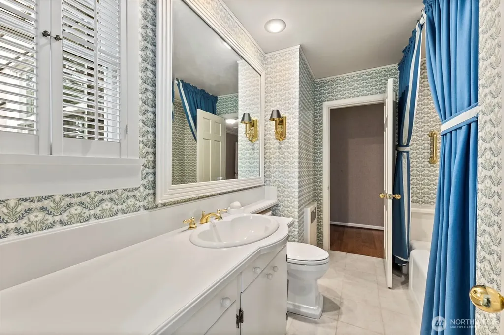1 Forest Glen Lane SW Lakewood WA 98498