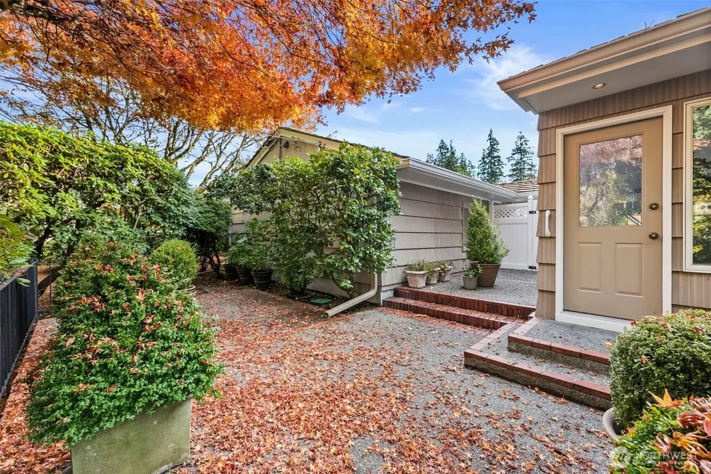 1 Forest Glen Lane SW Lakewood WA 98498