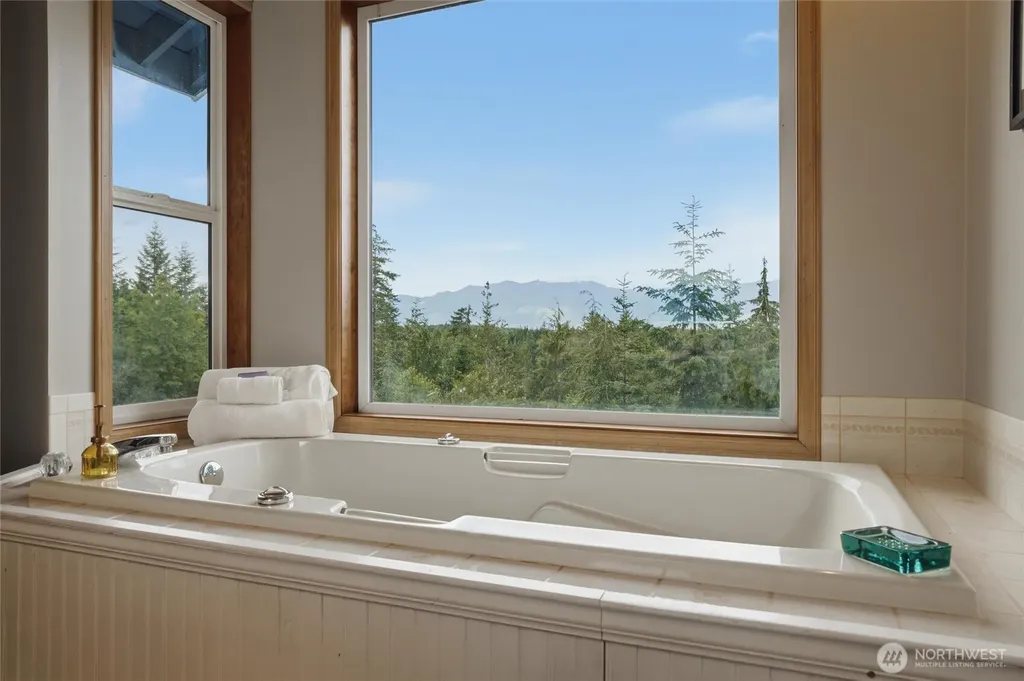 17137 NW Sunset Ridge Way Seabeck WA 98380