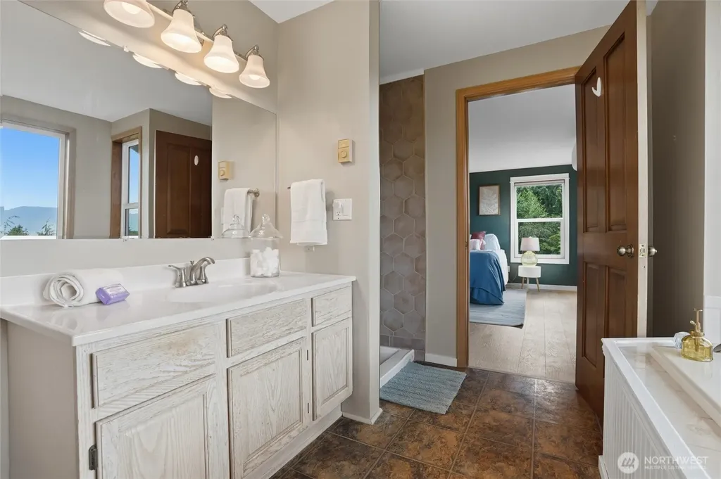 17137 NW Sunset Ridge Way Seabeck WA 98380