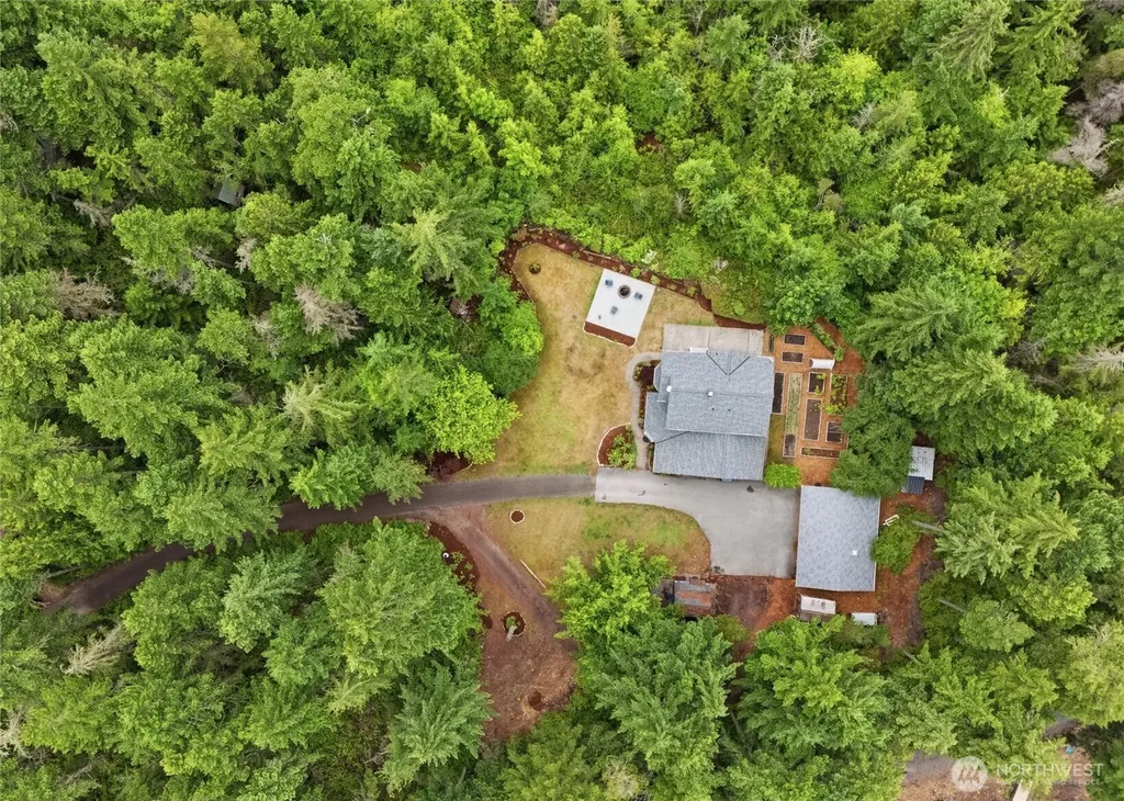 17137 NW Sunset Ridge Way Seabeck WA 98380
