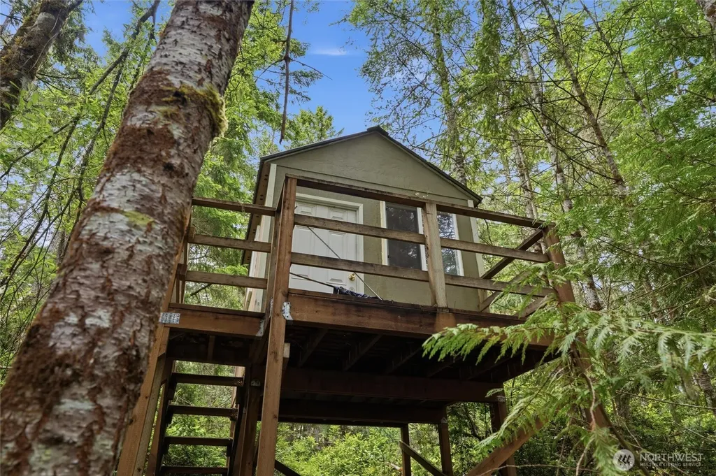 17137 NW Sunset Ridge Way Seabeck WA 98380