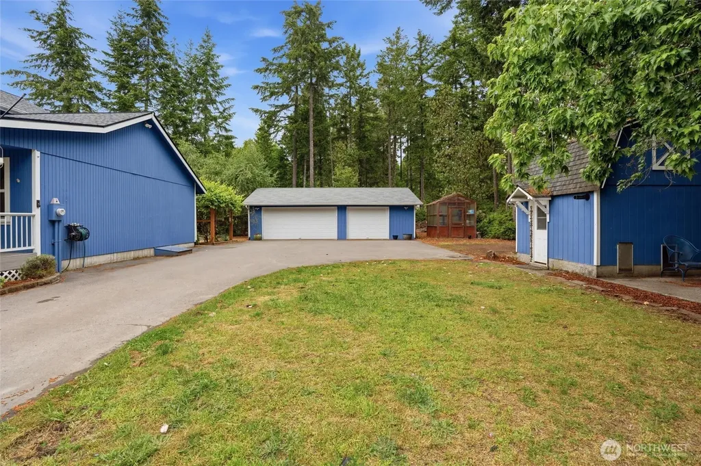 17137 NW Sunset Ridge Way Seabeck WA 98380