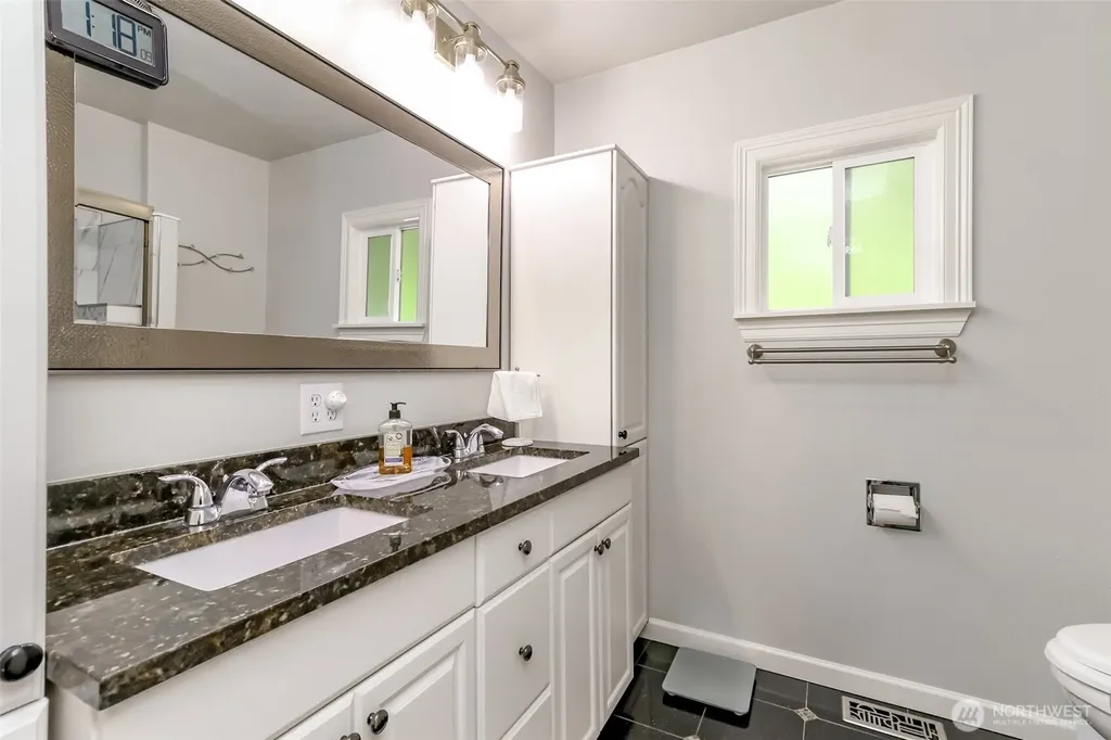 98 31st Avenue Milton WA 98354