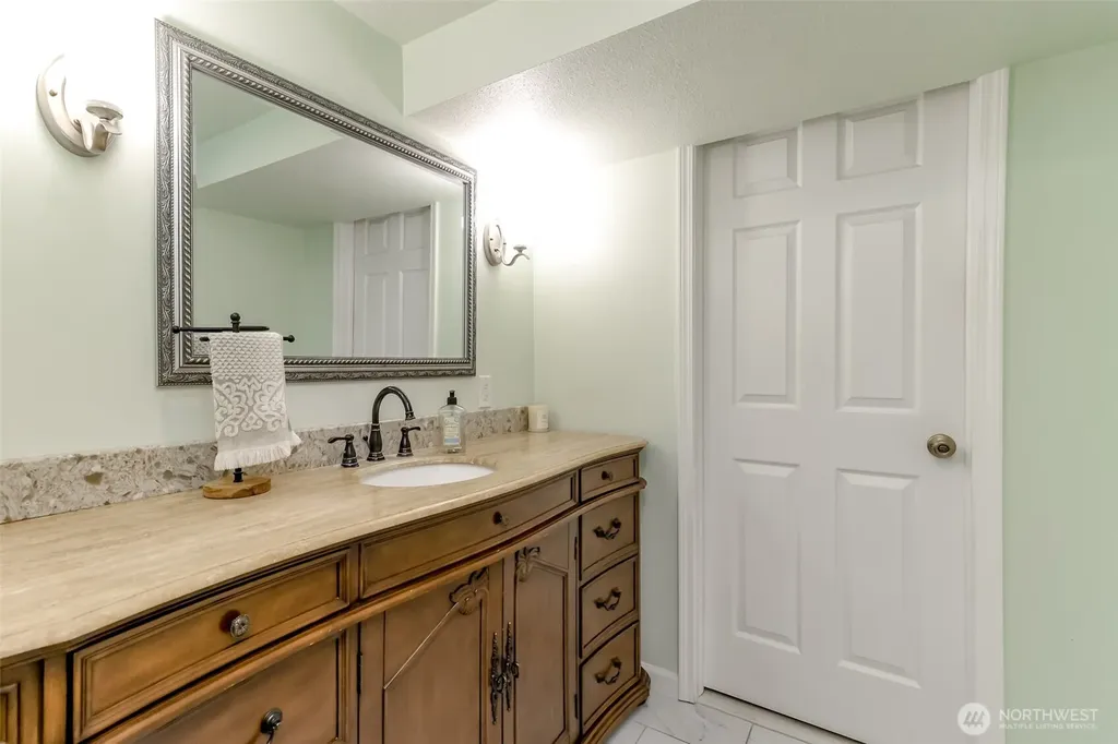 98 31st Avenue Milton WA 98354