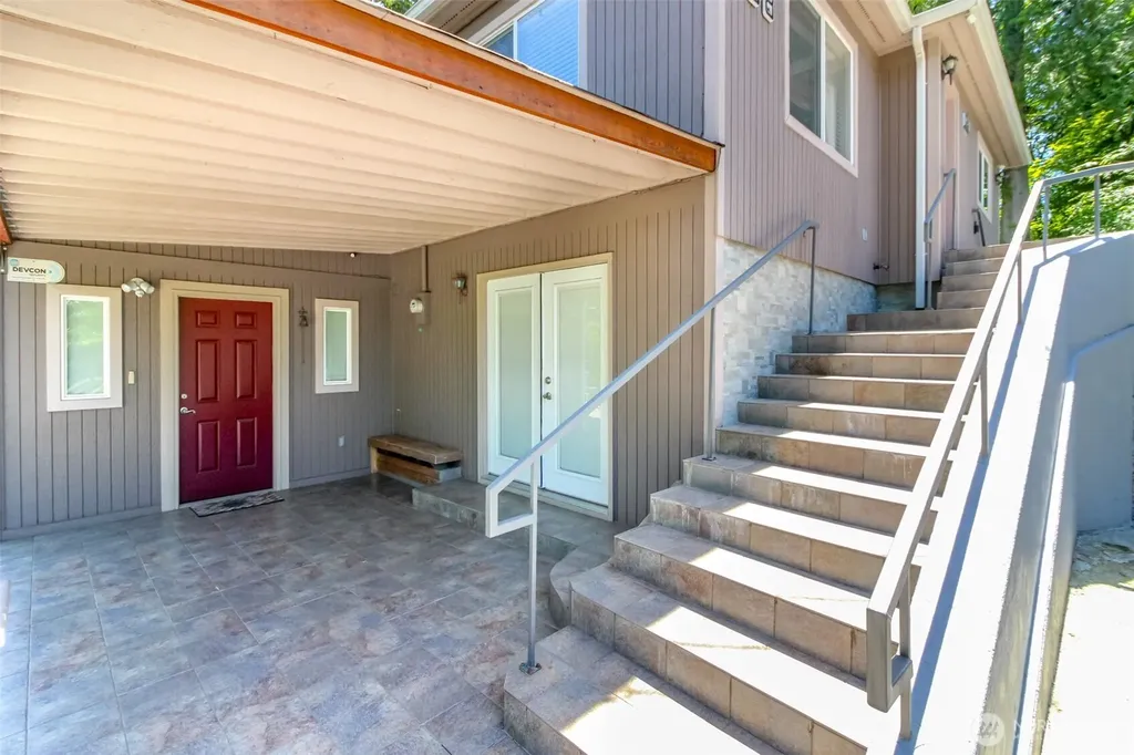 98 31st Avenue Milton WA 98354