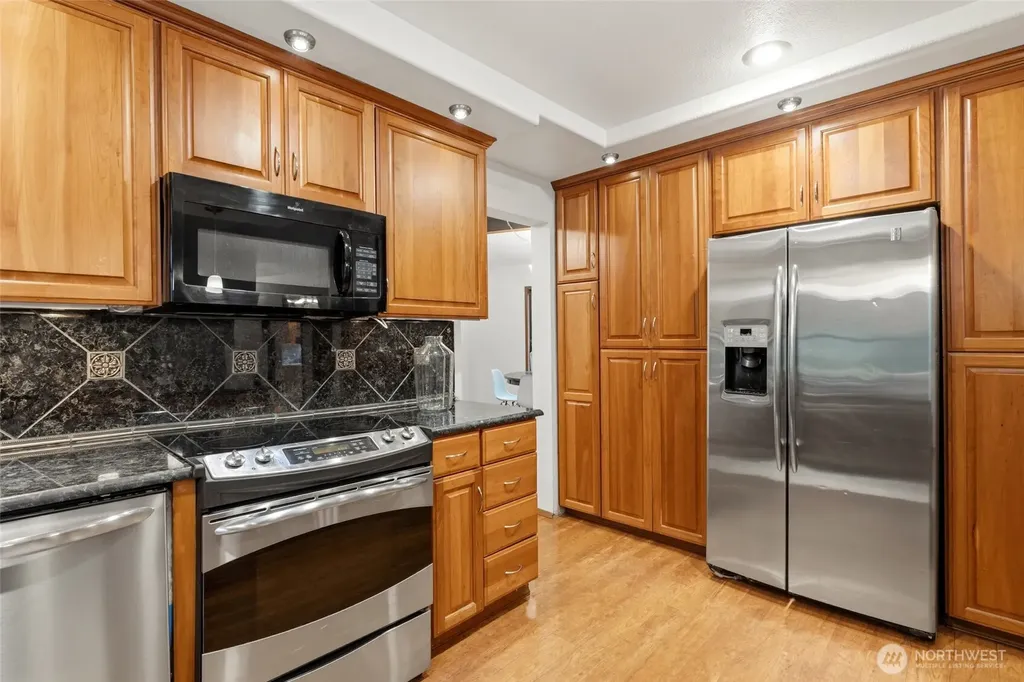 23006 35th Avenue W Brier WA 98036