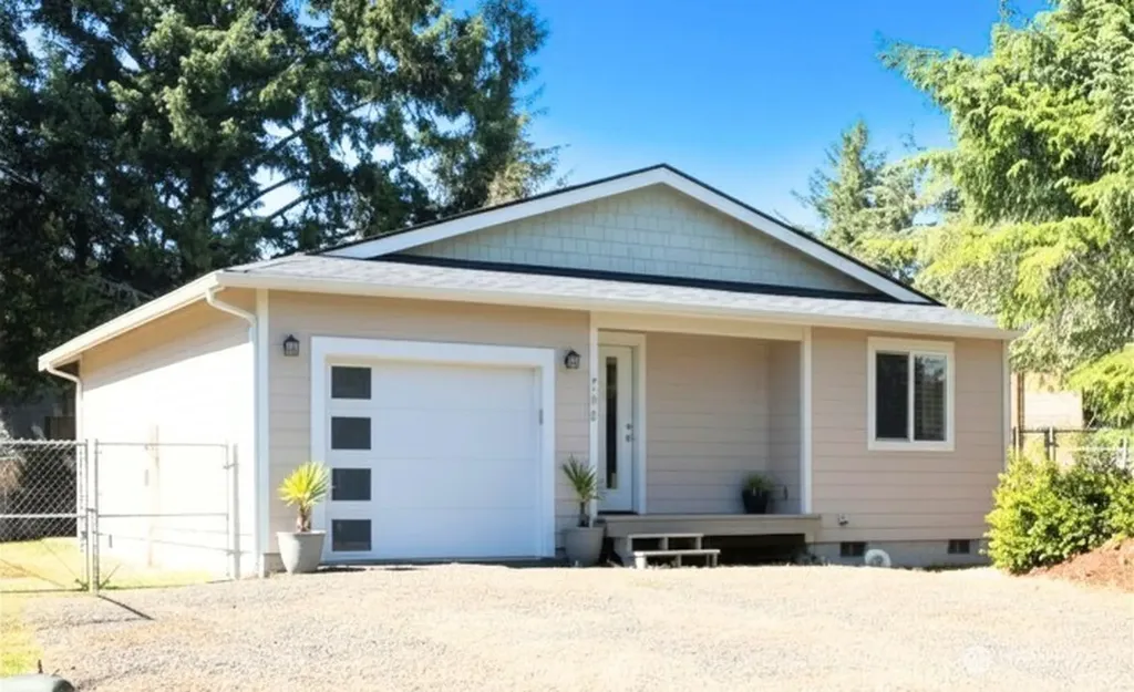 708 Eider Court SE Ocean Shores WA 98569