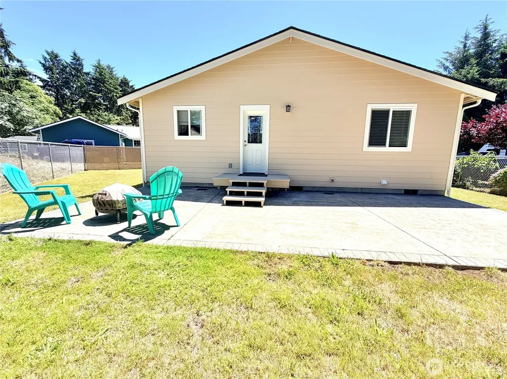 708 Eider Court SE Ocean Shores WA 98569