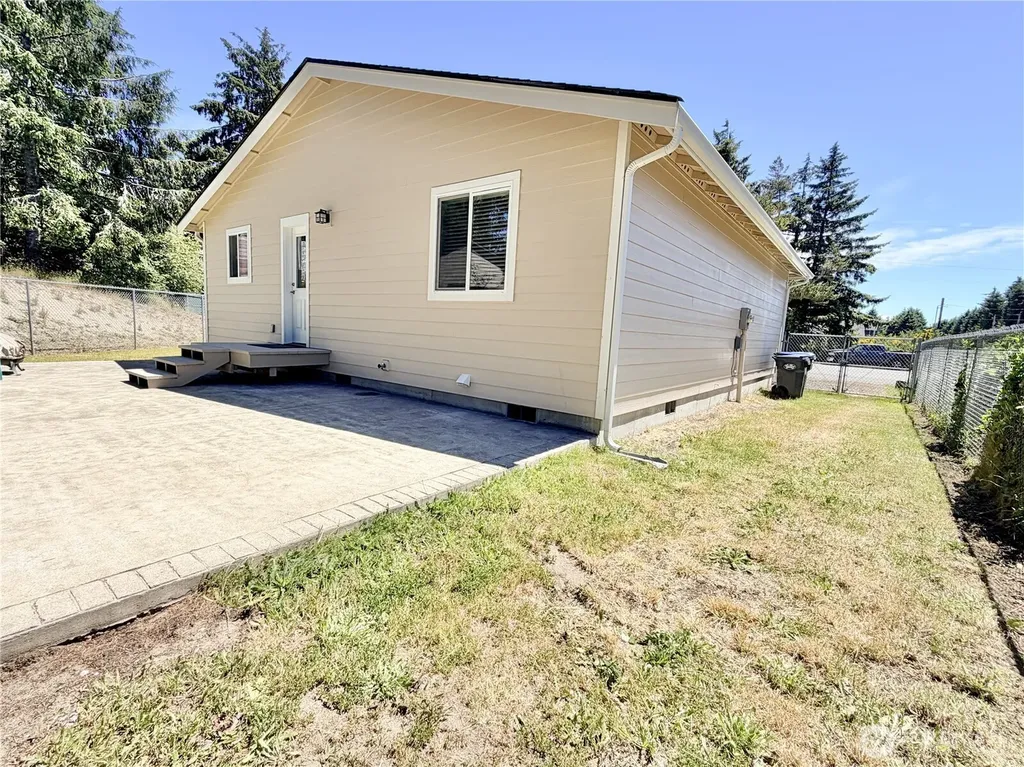 708 Eider Court SE Ocean Shores WA 98569