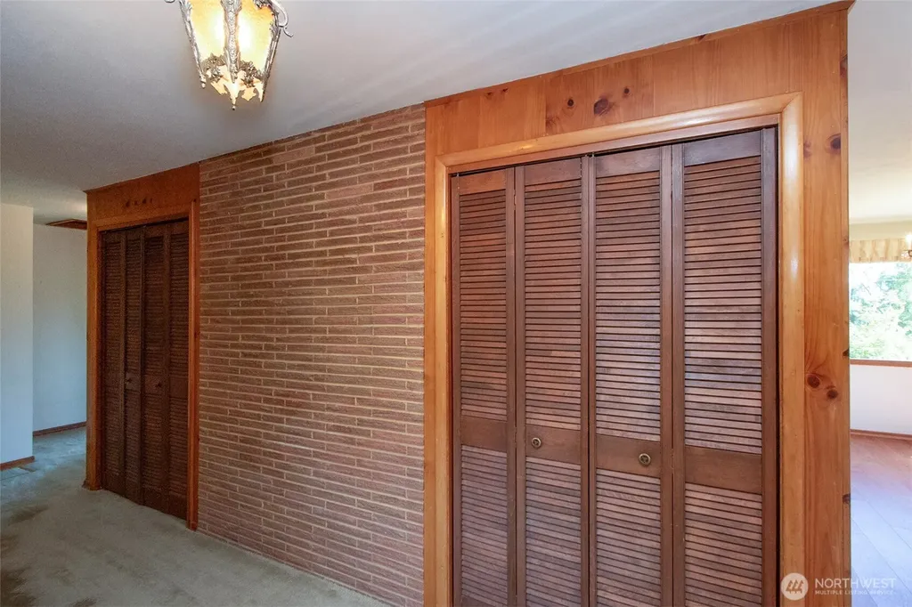 136 Oakcrest Avenue Port Angeles WA 98362