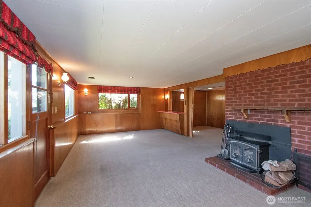 136 Oakcrest Avenue Port Angeles WA 98362