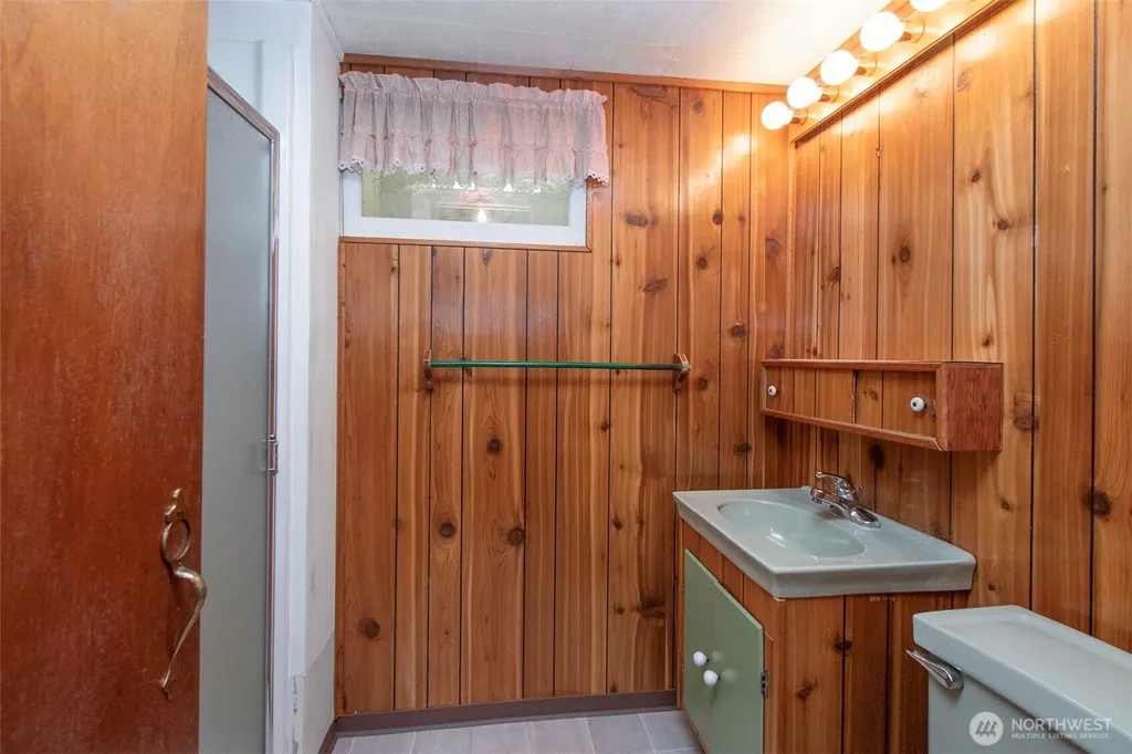136 Oakcrest Avenue Port Angeles WA 98362