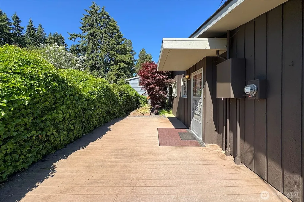 136 Oakcrest Avenue Port Angeles WA 98362