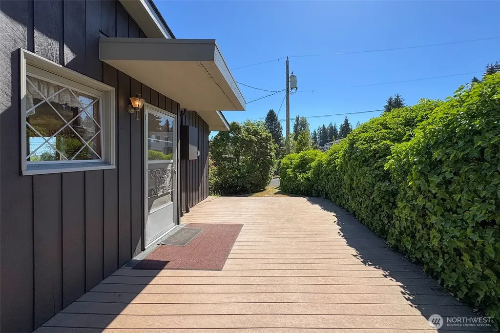136 Oakcrest Avenue Port Angeles WA 98362