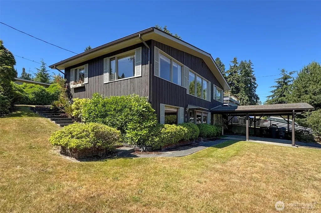 136 Oakcrest Avenue Port Angeles WA 98362