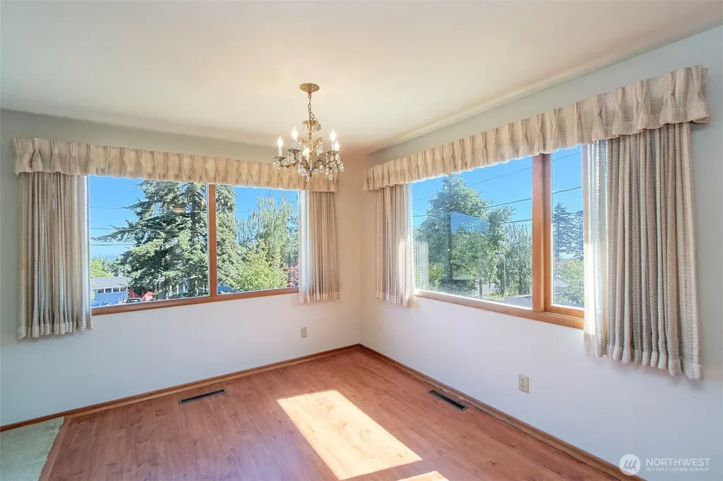 136 Oakcrest Avenue Port Angeles WA 98362