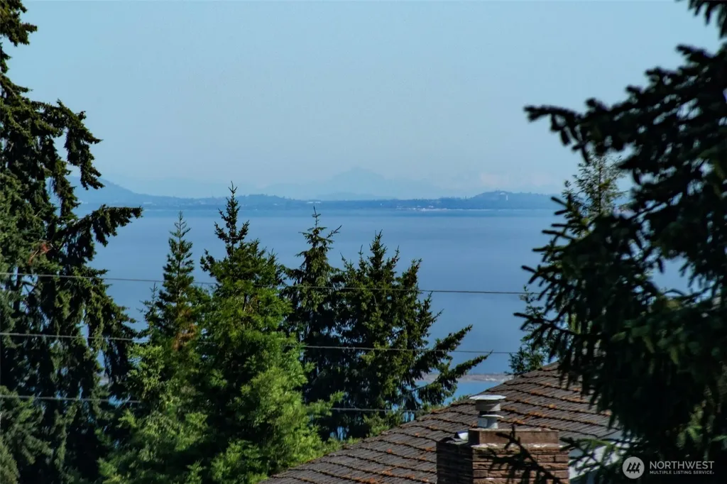 136 Oakcrest Avenue Port Angeles WA 98362