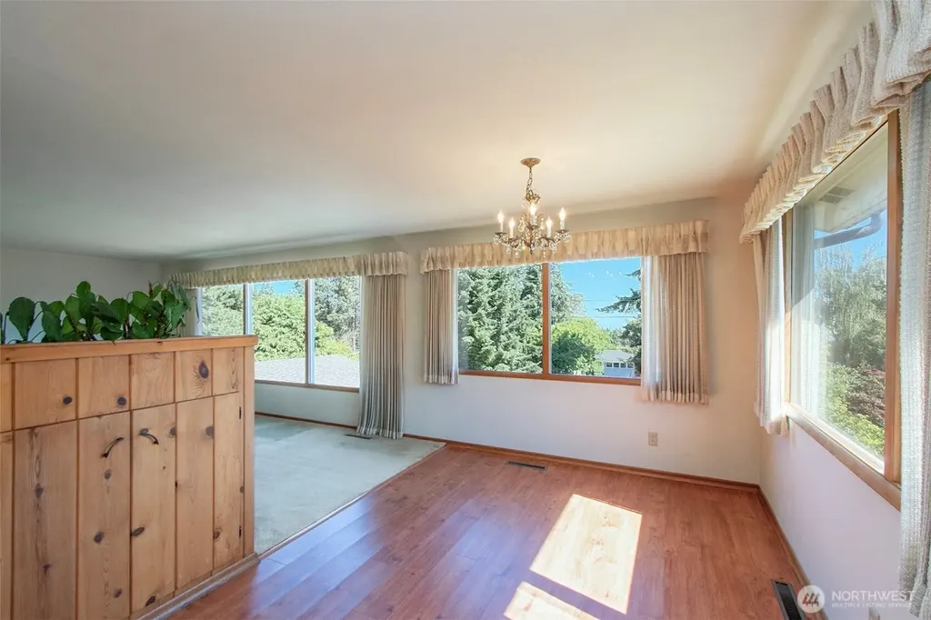 136 Oakcrest Avenue Port Angeles WA 98362