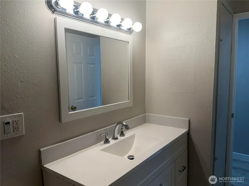 31441 SW 32nd Avenue Federal Way WA 98023