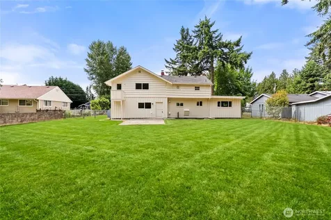 2205 97th Street E Tacoma WA 98445