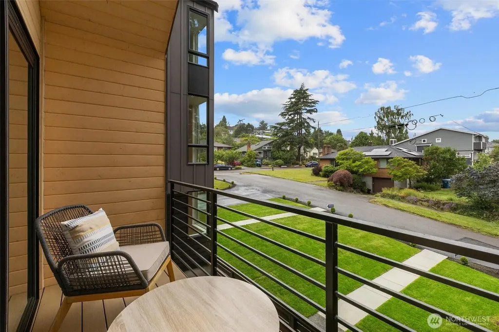 4235 S Bradford Street Seattle WA 98118