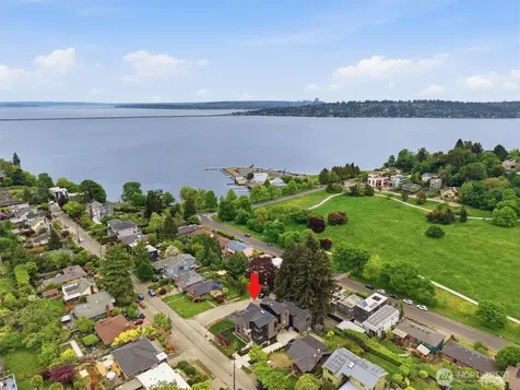 4235 S Bradford Street Seattle WA 98118