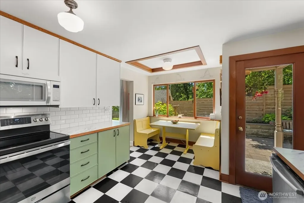 123 31st Avenue Seattle WA 98122