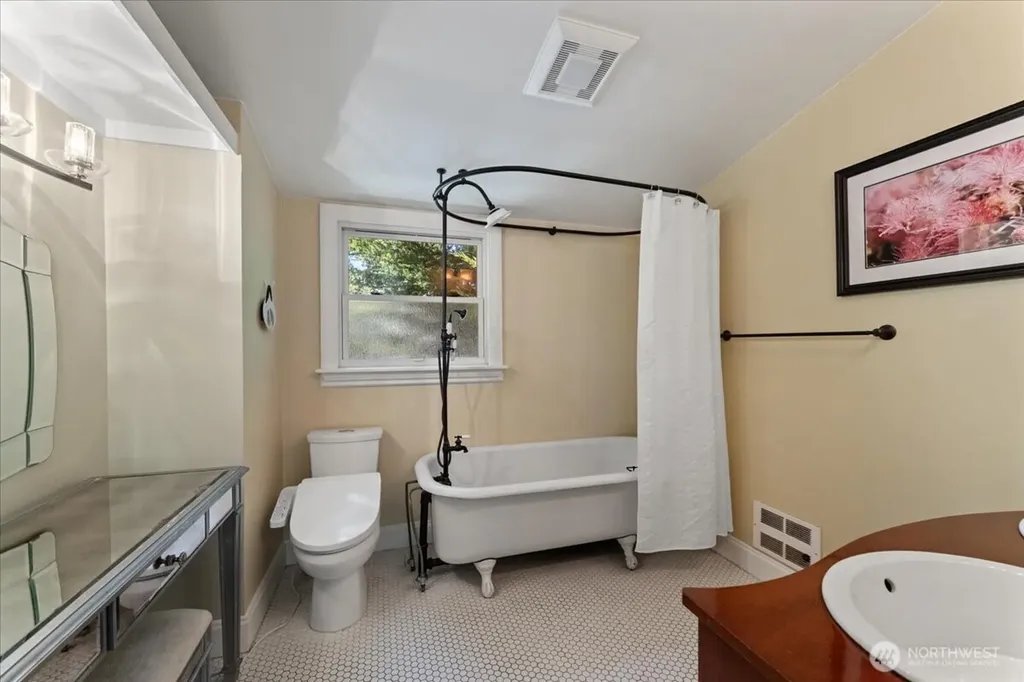 123 31st Avenue Seattle WA 98122