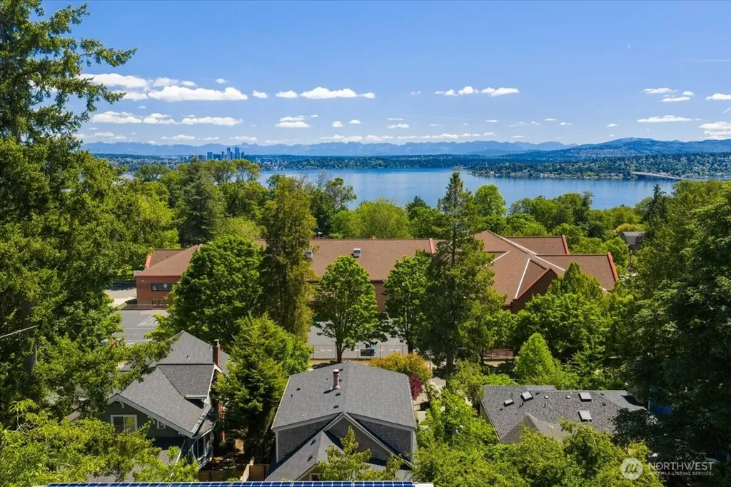 123 31st Avenue Seattle WA 98122