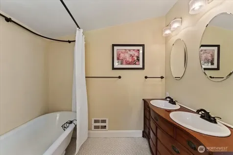 123 31st Avenue Seattle WA 98122