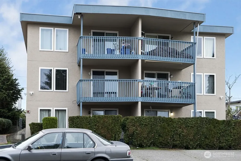 15409 9th Avenue SW Burien WA 98166