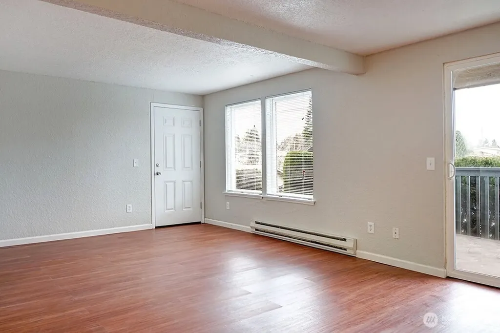 15409 9th Avenue SW Burien WA 98166