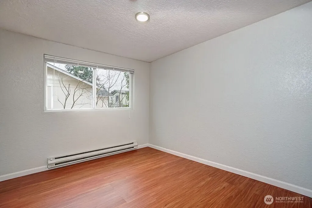 15409 9th Avenue SW Burien WA 98166